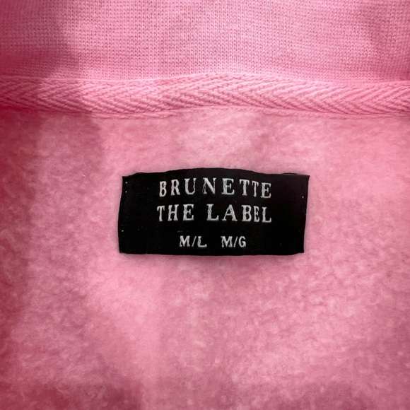 👚👱‍♀️Brunette the Label👱‍♀️👚Pink BLONDE Crop Sweatshirt Size M/L - Picture 3 of 5